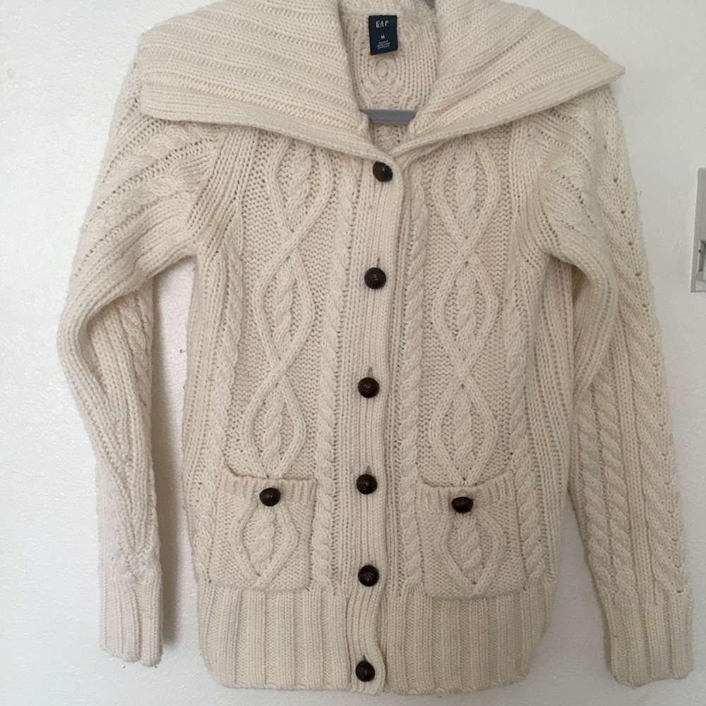 Gap cable knit button down cardigan. Size medium